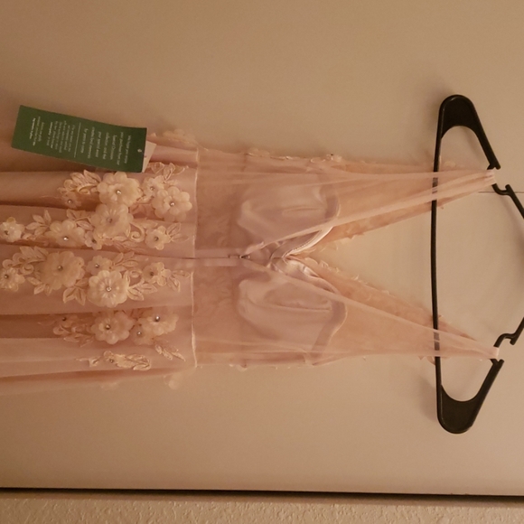 Long Dress - Picture 3 of 5